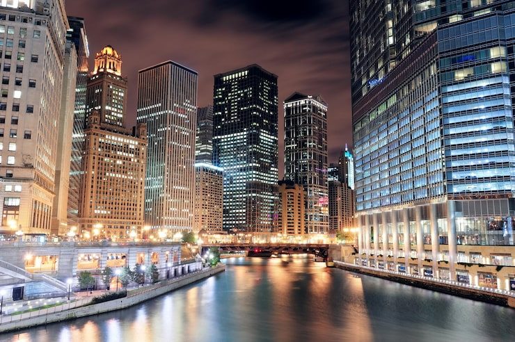 chicago-river-walk_649448-1309